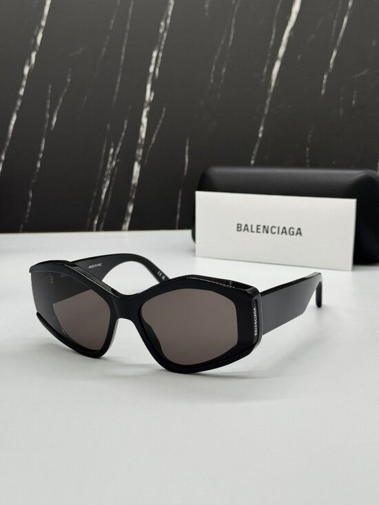 NEW BALENCIAGA BB0302S 001 BLACK WOMEN SUNGLASSES BALENCIAGA EYEWEAR main image 11